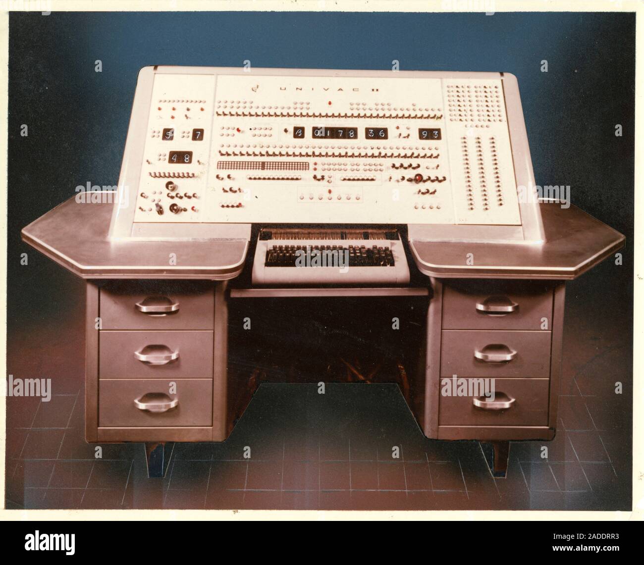 UNIVAC II Computer control panel, 1950er Jahre. Die UNIVAC II war zunächst  für den Einsatz in 1958 geliefert. UNIVAC (Universal Automatic Computer)  wurde eine Reihe von Comp Stockfotografie - Alamy
