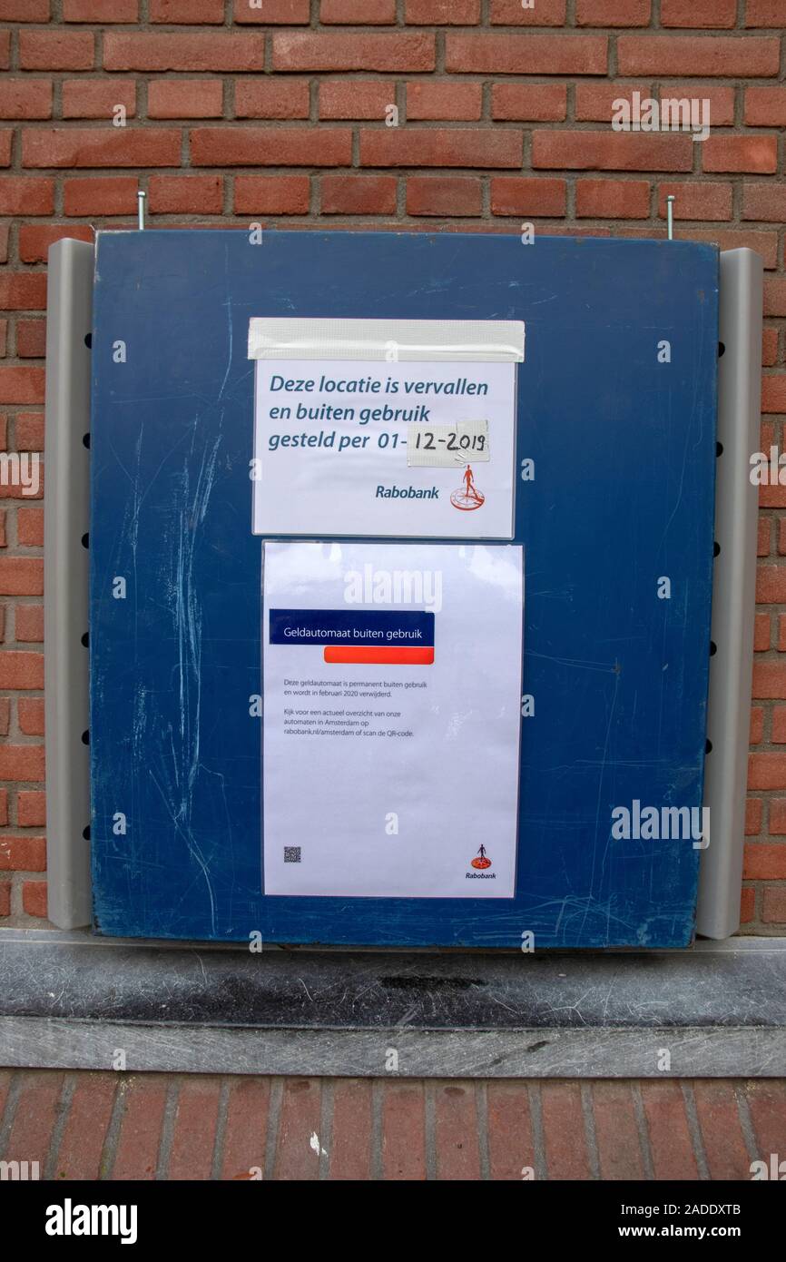 Informationen Poster ATM wegen eventuellen Bruch in der Amstelplein Amsterdam Die Niederlande 2019 entfernt Stockfoto