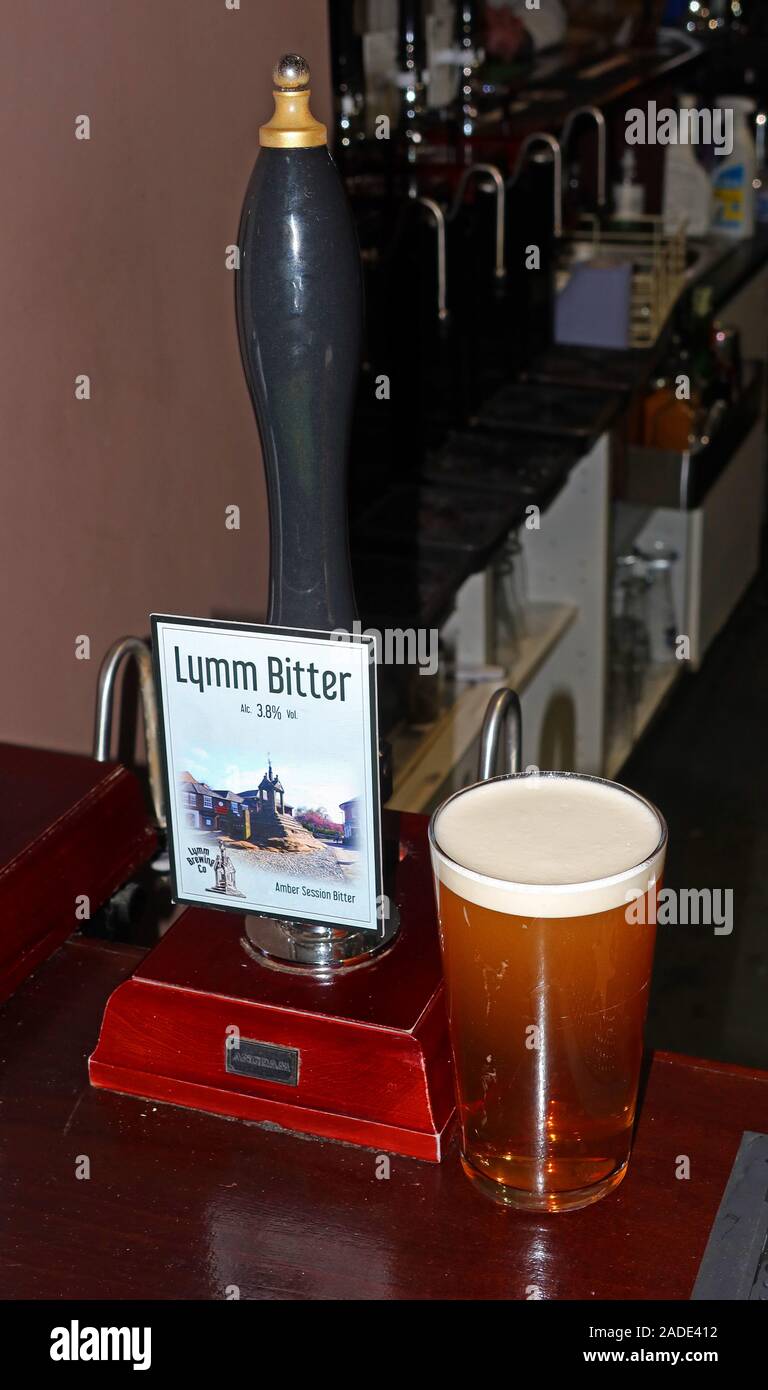 The Brewery Tap, Lymm Village, Bar mit Pumpen, Real Ales, CAMRA, 18, Bridgewater St, Lymm, Warrington, Cheshire, England, WA13 0AB Stockfoto