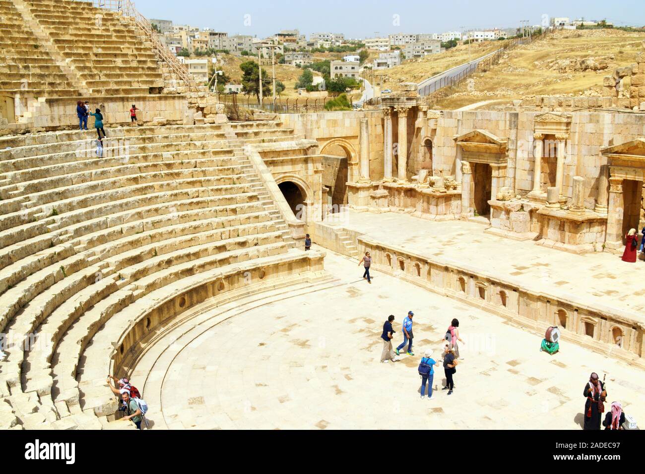 Jerash, Jordanien - Mai 1, 2018: Römische Ruinen der Norden Theater in die Ausgrabungsstätte von Jerash, 50 km weit von der Hauptstadt Amman in Jordanien. Dieses th Stockfoto