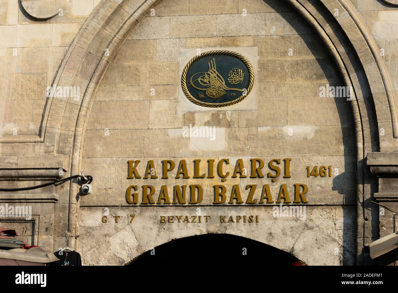 Istanbul, Türkei. November 18, 2019. Grand Bazaar Eingang (Kapalıcarsı), eine der ältesten überdachten Märkte der Welt Stockfoto