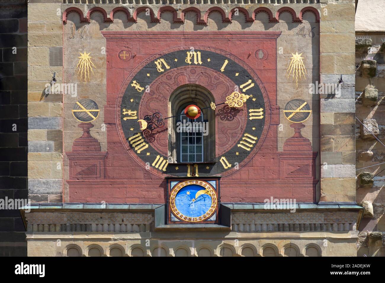 Astronomische Uhr am Turm der Kirche St. Michael, Schwäbisch Hall, Baden-Württemberg, Deutschland Stockfoto