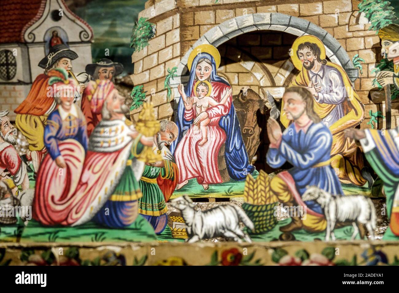 Traditionelle Weihnachten Krippe. Szenen von der Geburt Jesu. Altes Papier Modell Weihnachten Tradition Stockfoto