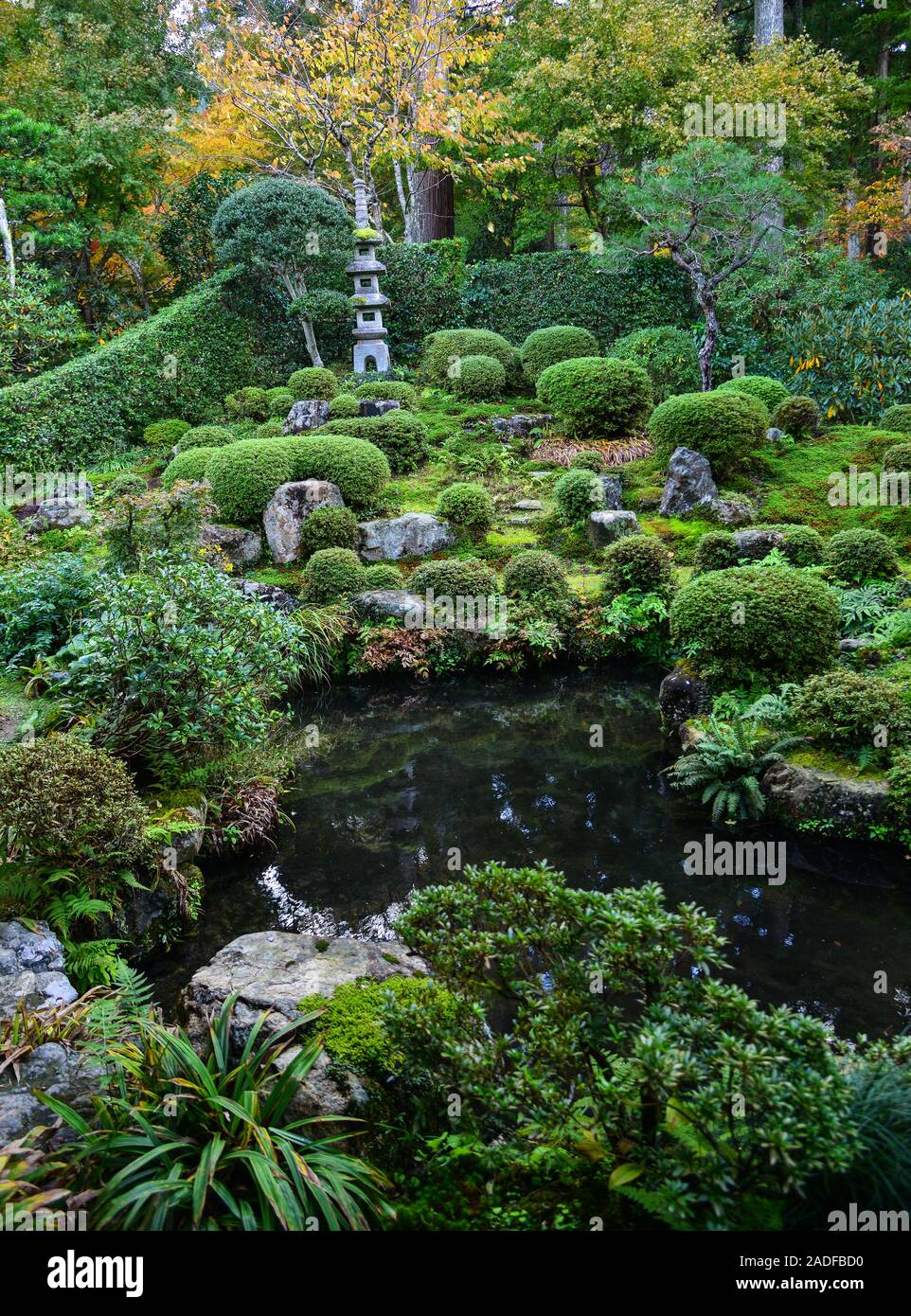 Alte Zen Garten in Kyoto, Japan. In der Shinto Religion, Zen Garden wurde verwendet, um die Reinheit zu symbolisieren. Stockfoto