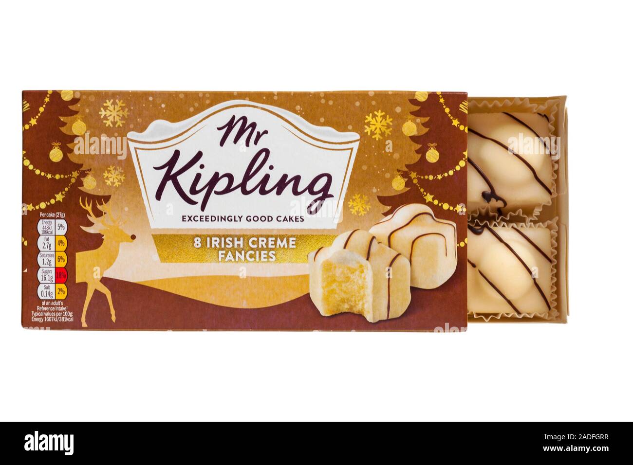 Box von Herr Kipling 8 irische Crème Phantasien, die überaus guten Kuchen geöffnet Inhalte auf weißem Hintergrund zu zeigen Stockfoto