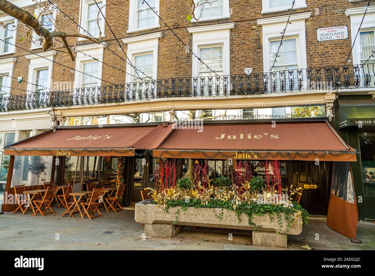 Julie's Restaurant und Bar, lange Zeit Zeit Zeit, um Erstklassige Berühmtheiten, Rockstars und Könige in der vornehmen Nachbarschaft von Notting Hill London UK zu treffen Stockfoto