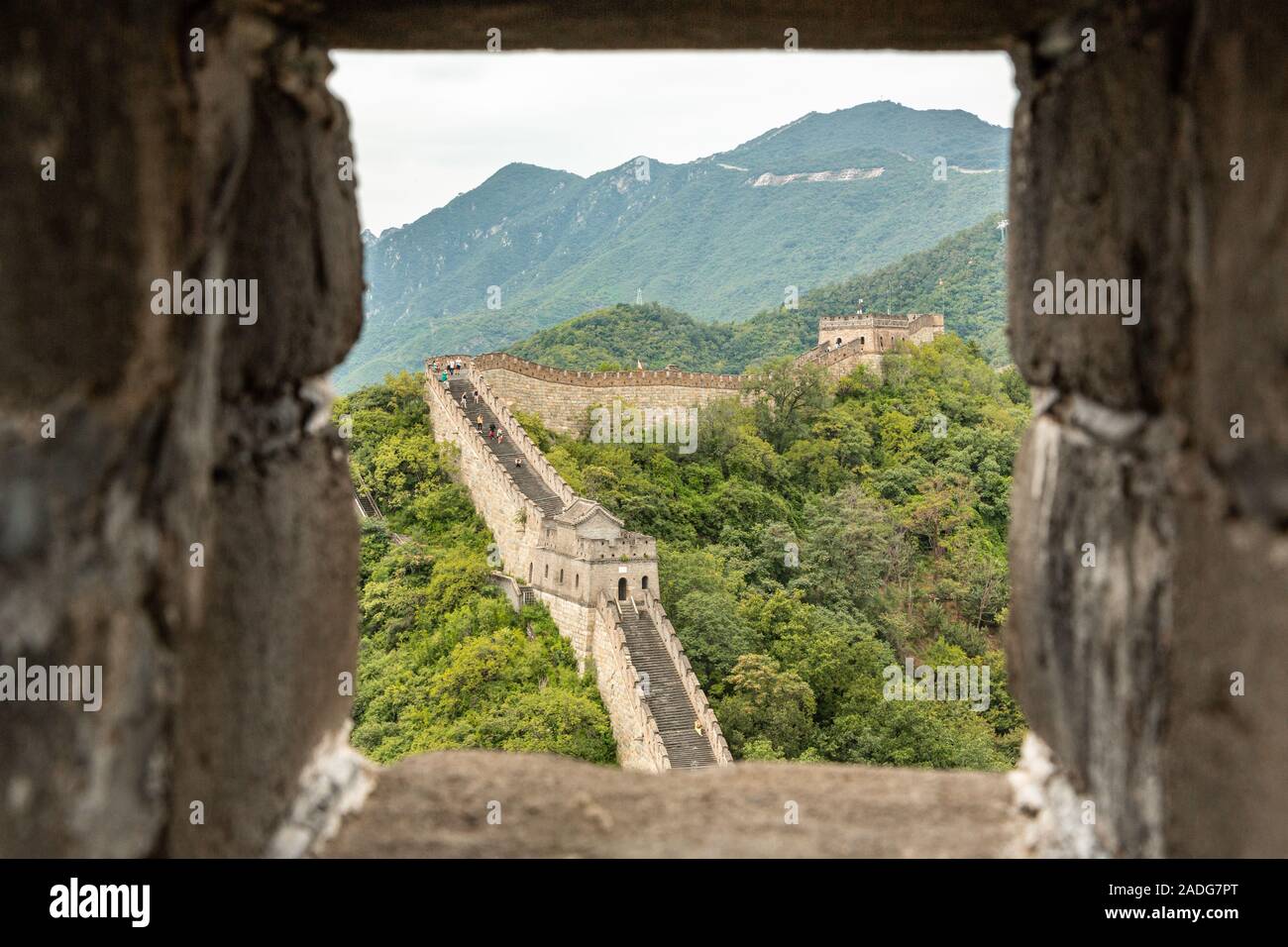 Die Große Mauer in China ein UNESCO-Weltkulturerbe von Mutianyu im huairou Distrikt, 70 km nördlich von Peking China gesehen Stockfoto