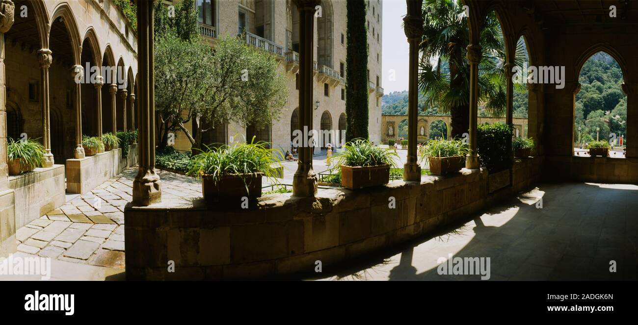 Veranda eines Gebäudes, Montserrat, Barcelona, Katalonien, Spanien Stockfoto