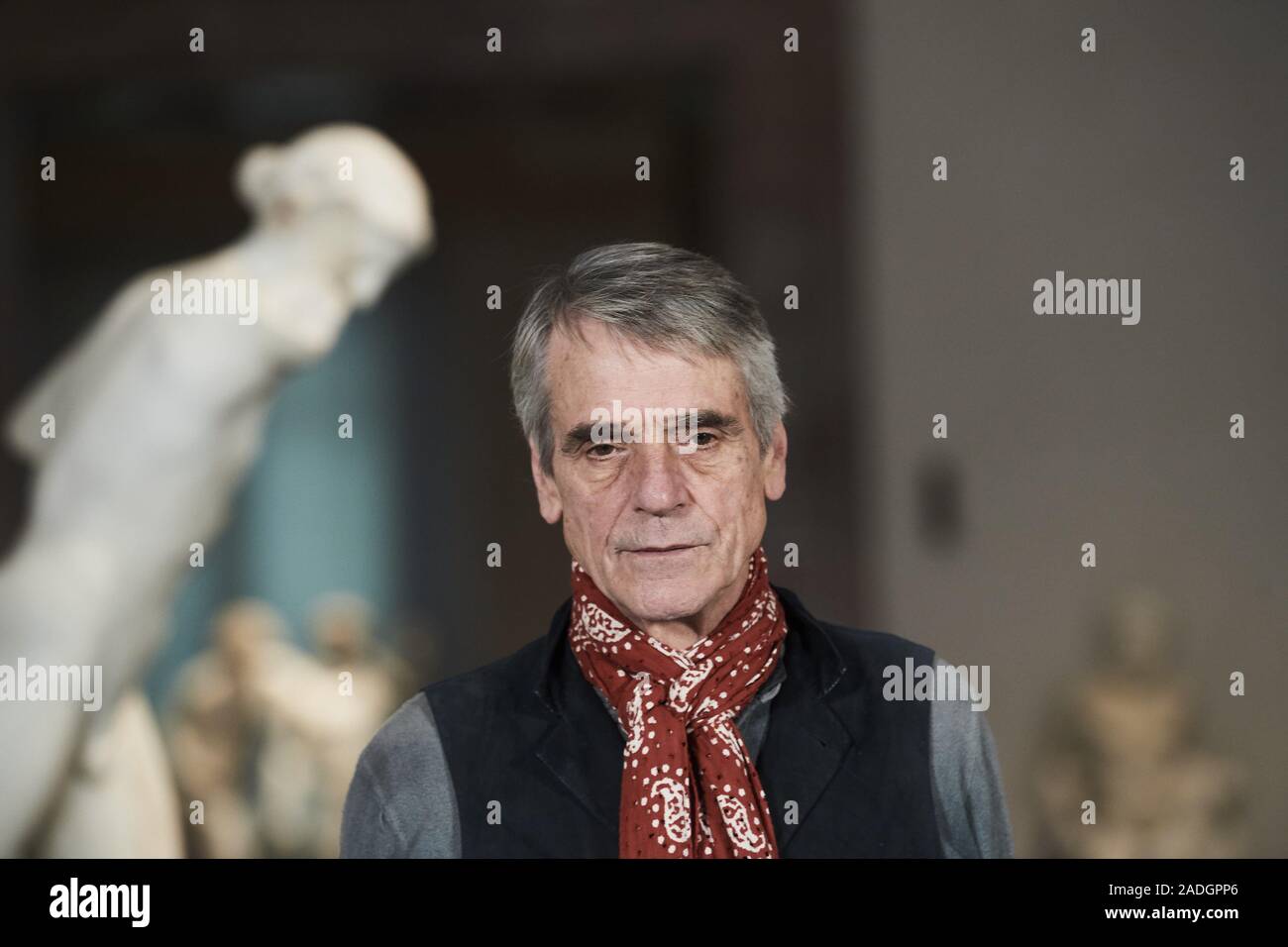 Dezember 4, 2019, Madrid, Madrid, Spanien: Schauspieler Jeremy Irons nimmt "Das Prado Museum. Eine Sammlung von Wunder' Fotoshooting am Prado Museum am 4. Dezember 2019 in Madrid, Spanien (Bild: © Jack Abuin/ZUMA Draht) Stockfoto