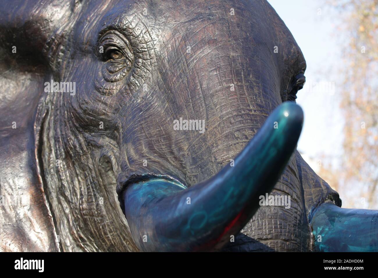 Detail aus einem der 21 Bronze lebensgroße Elefanten am Marble Arch Inn, London vorgestellt, die Notlage der Arten, die vom Aussterben bedroht Flächen bis 2040 markieren. Stockfoto