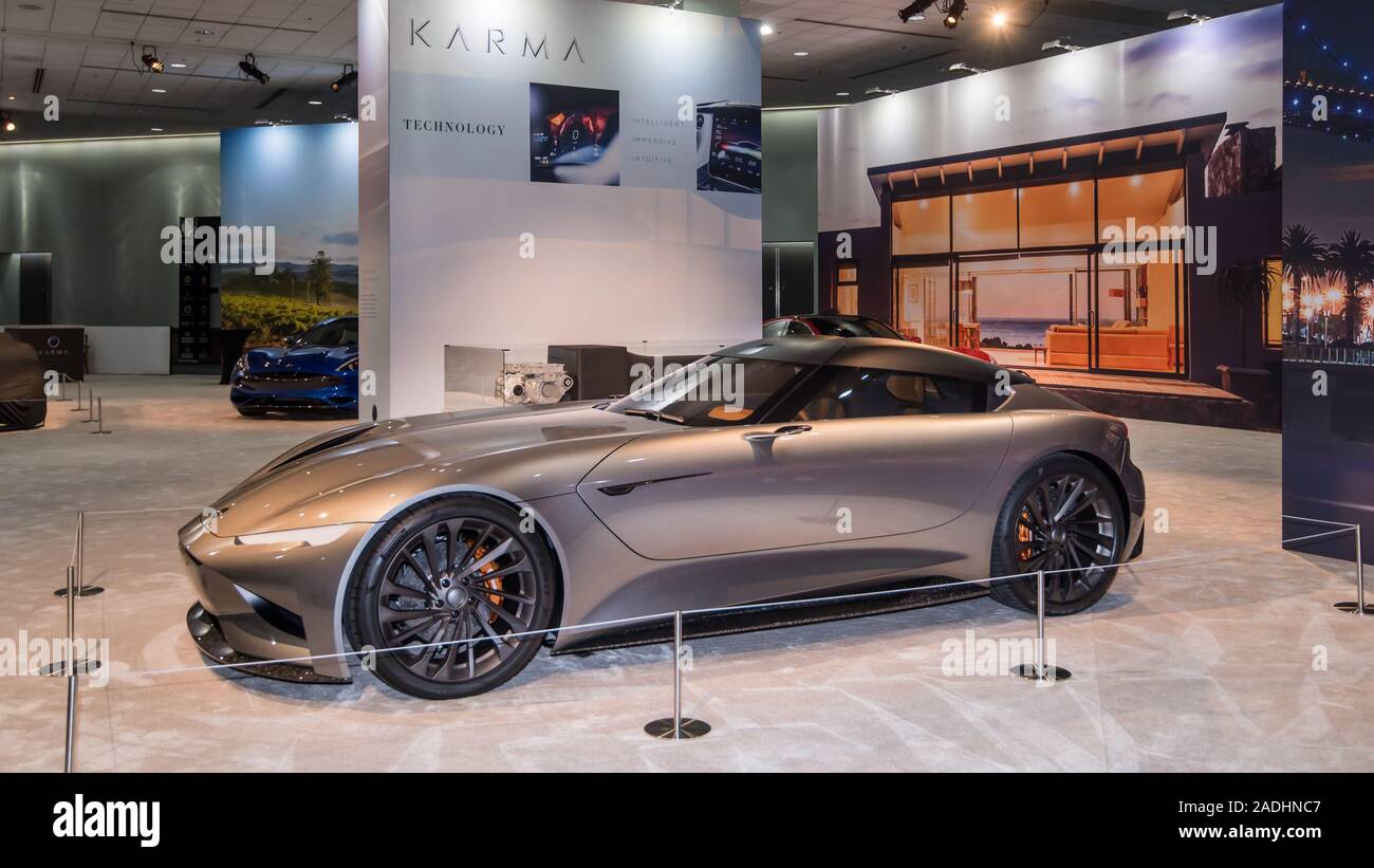 LOS ANGELES, CA/USA - November 20, 2019: ein Karma SC 2 elektrische Konzeptfahrzeug mit 1100 PS auf der Los Angeles Auto Show. Stockfoto