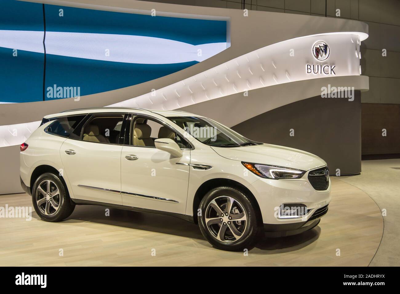 LOS ANGELES, CA/USA - November 20, 2019: A 2019 Buick Enclave SUV auf der Los Angeles Auto Show. Stockfoto