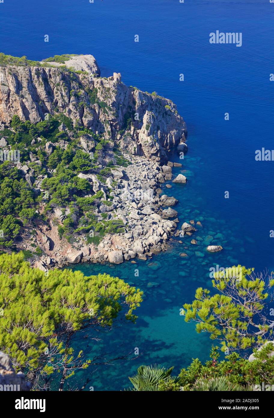 Felsige Küste bei San Telmo, Mallorca, Balearen, Spanien Stockfoto