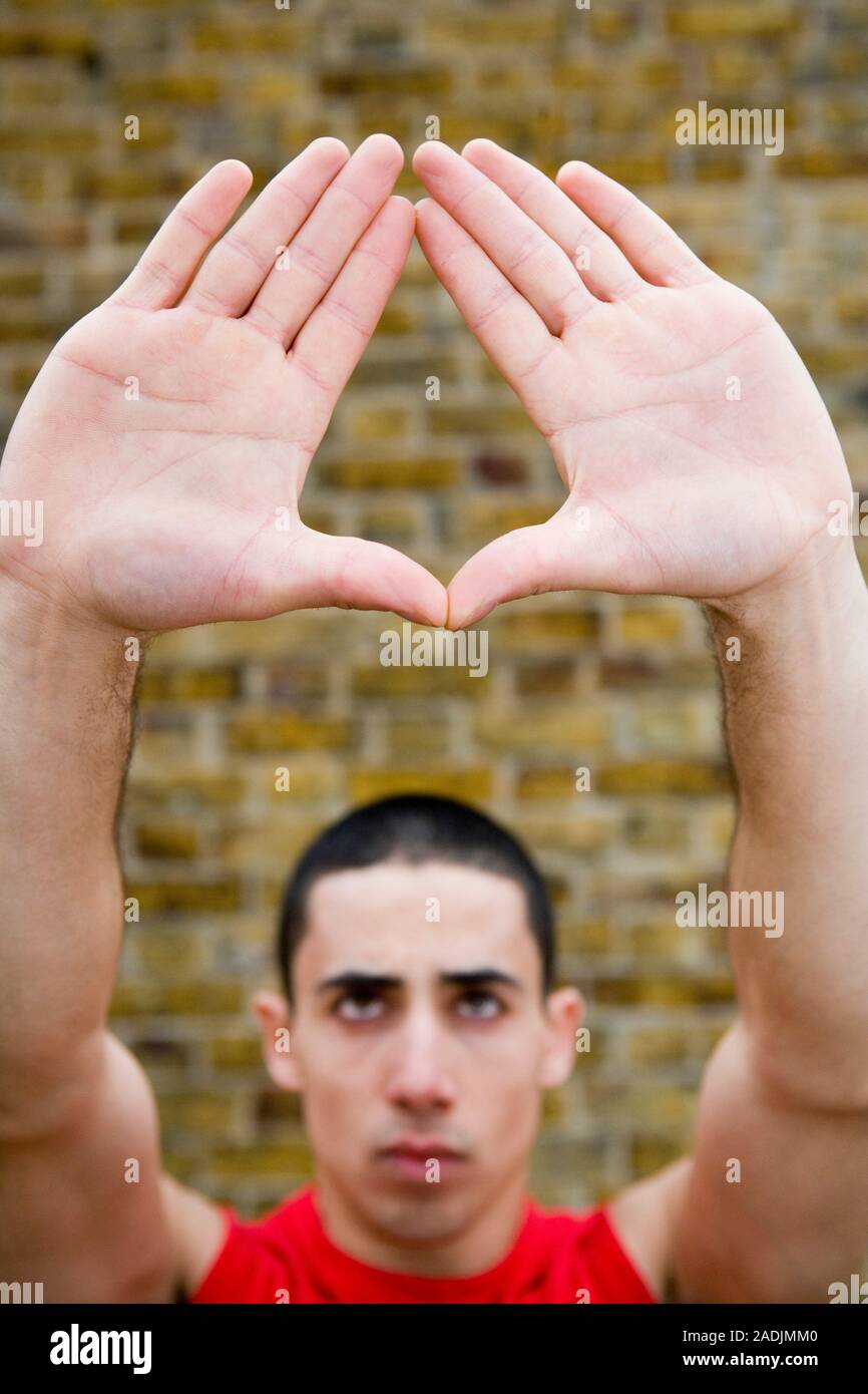 MODEL RELEASED. Karate Kata. Karate Praktiker Holding eine Haltung