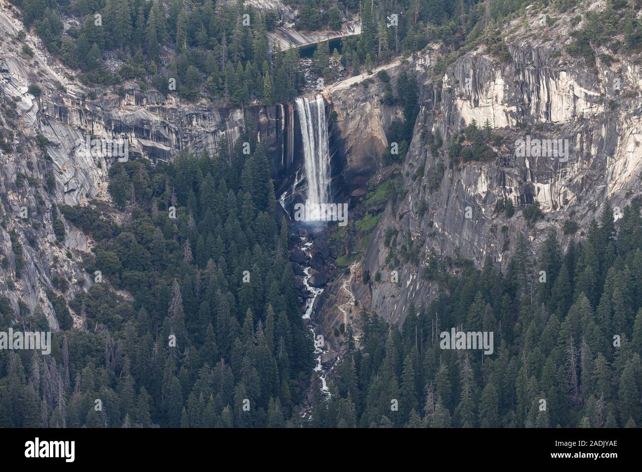 Vernal Fall von Washburn Point, Yosemite National Park, Kalifornien, USA. Stockfoto