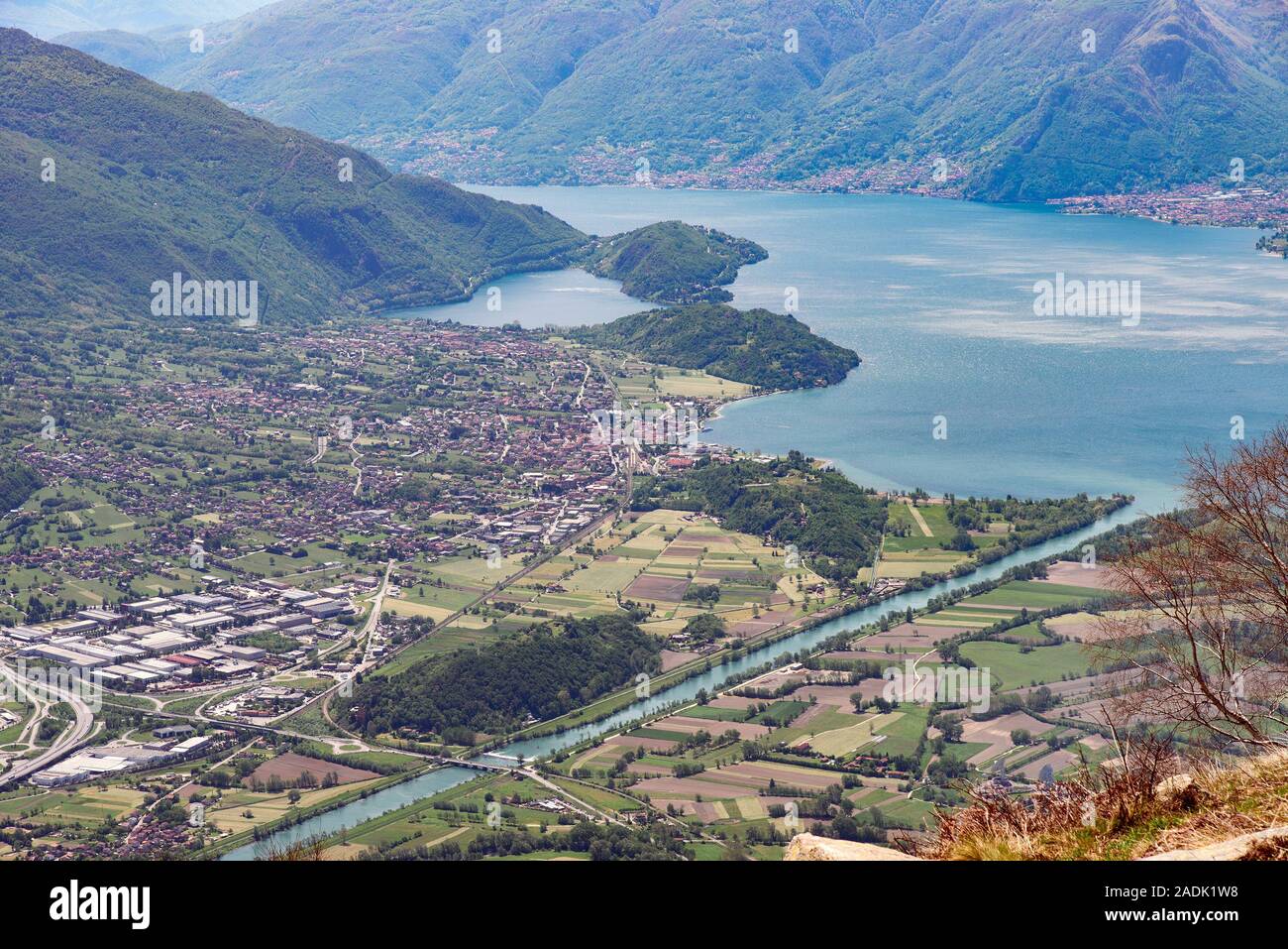 Und Piona Colico am Comer See vom Berg aus gesehen Stockfoto