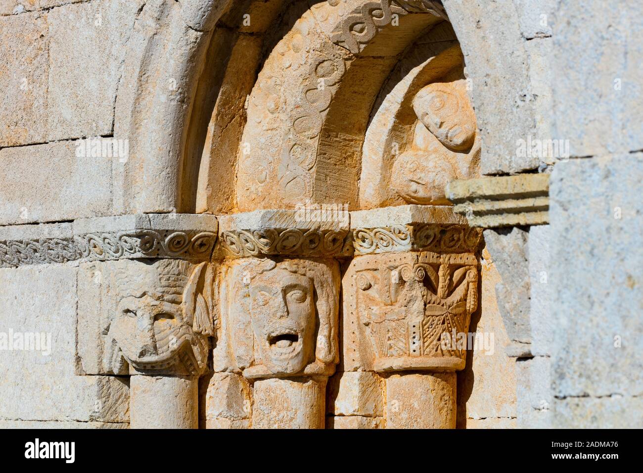 Ermita San Pantaleon, San Pantaleon de Losa, Losa Valley, Las Merindades, Burgos, Castilla y Leon, Spanien, Europa Stockfoto