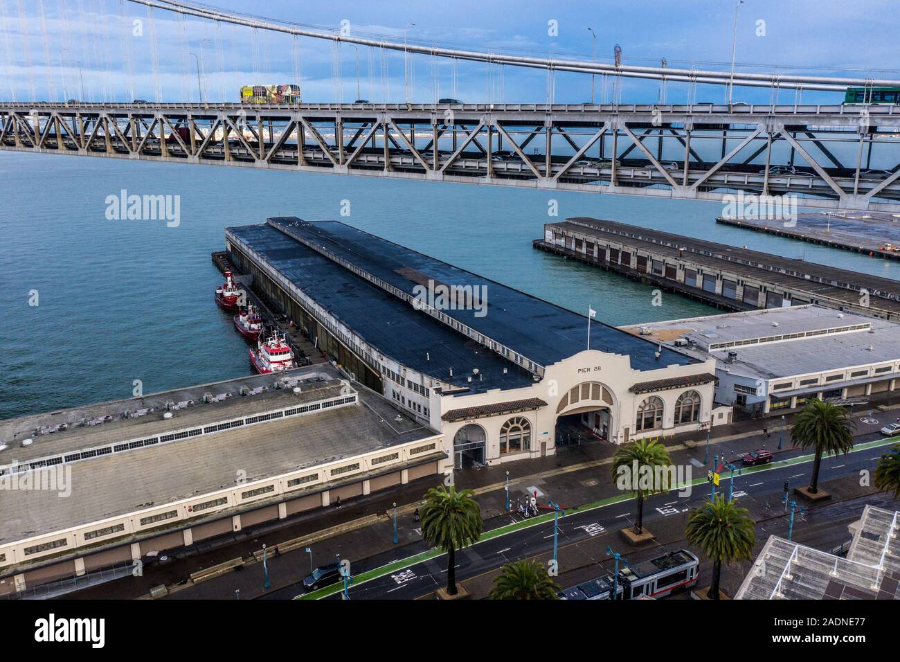 Pier 24 Fotografie Galerie (und Pier 26), Embarcadero, San Francisco, CA, USA Stockfoto