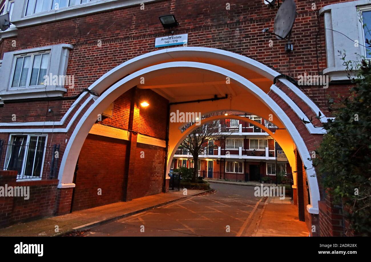 Archway, Arnold Estate 142-179, Druid Street, Bermondsey, Southwark Council, South London, SE1 Stockfoto