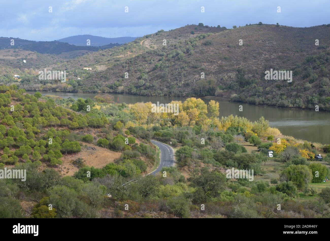 Das untere Tal des Guadiana (an der Grenze zwischen Portugal und Spanien), ein Mosaik Ökosystem umfasst Mündungs- Wasser, kleine Obstgärten, Einträge Stockfoto