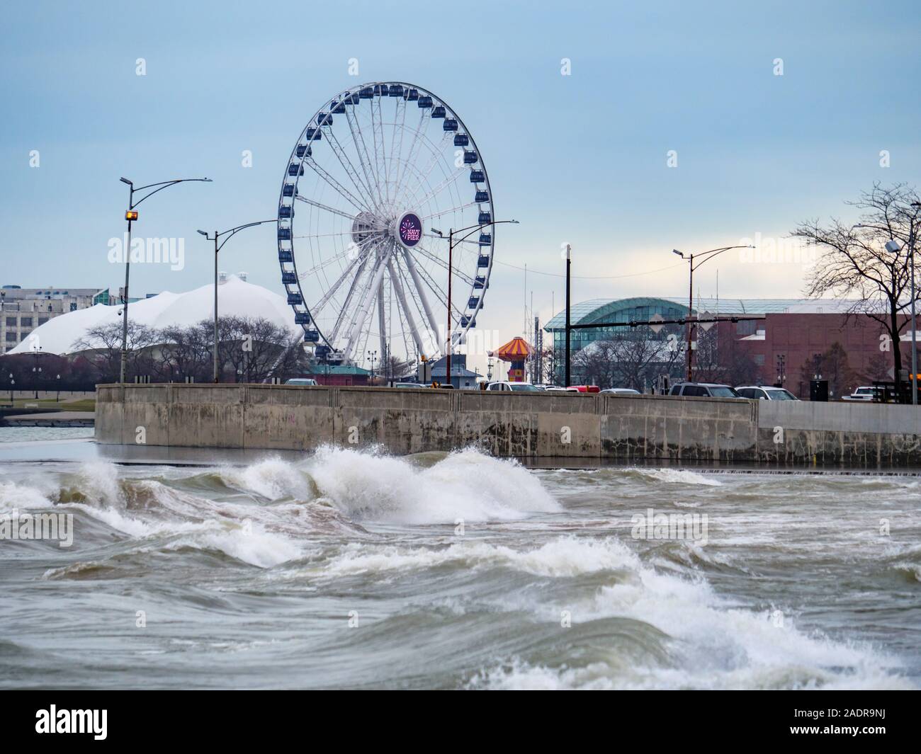Navy Pier Riesenrad und Surfen. Chicago, Illinois. Stockfoto