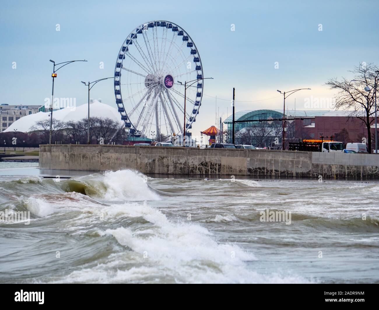 Navy Pier Riesenrad und Surfen. Chicago, Illinois. Stockfoto