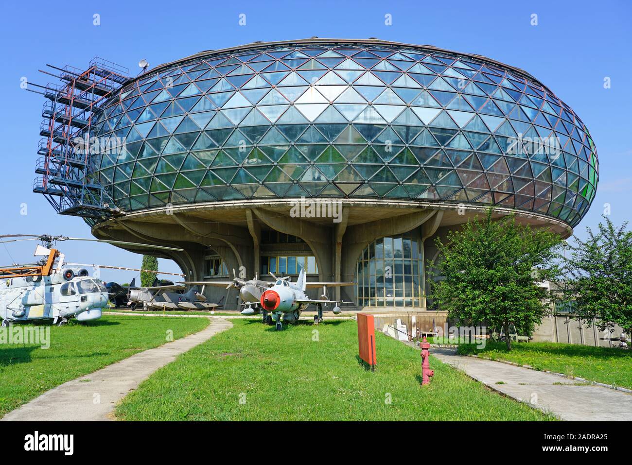 Belgrad, SERBIEN-19 Jun 2019 - Blick auf das Wahrzeichen Aeronautical Museum Belgrad (Ehemaligen jugoslawischen Luftfahrttechnischen Museum) Neben der Belgrader Ni entfernt Stockfoto