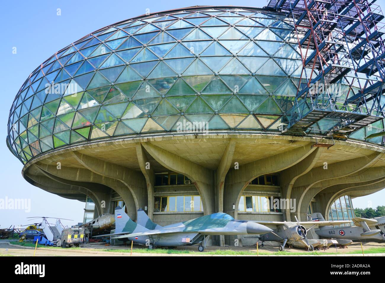 Belgrad, SERBIEN-19 Jun 2019 - Blick auf das Wahrzeichen Aeronautical Museum Belgrad (Ehemaligen jugoslawischen Luftfahrttechnischen Museum) Neben der Belgrader Ni entfernt Stockfoto