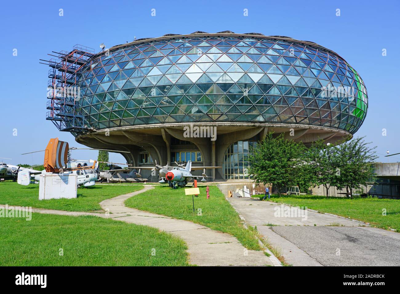 Belgrad, SERBIEN-19 Jun 2019 - Blick auf das Wahrzeichen Aeronautical Museum Belgrad (Ehemaligen jugoslawischen Luftfahrttechnischen Museum) Neben der Belgrader Ni entfernt Stockfoto