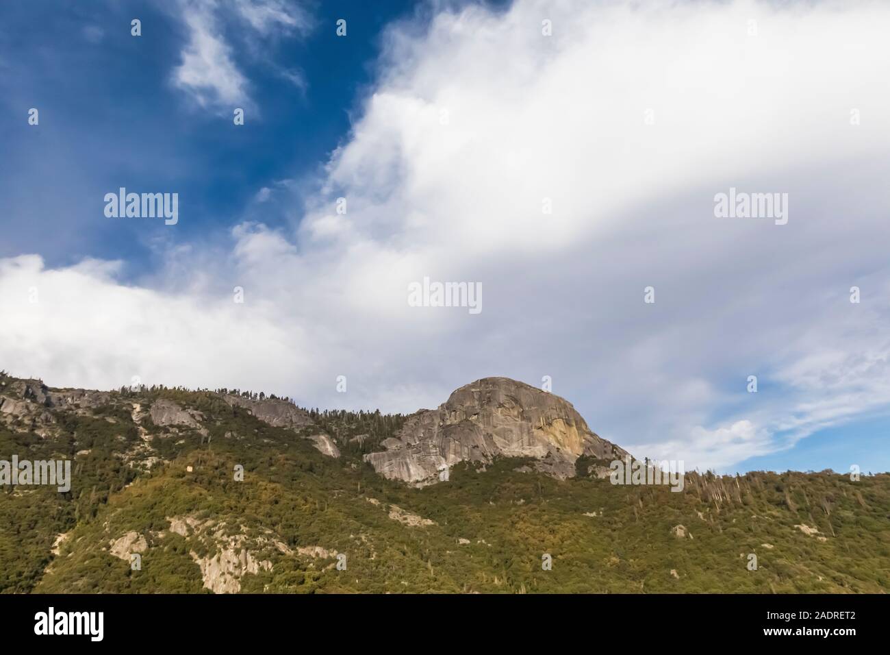 Moro Rock gesehen von entlang der Generäle Autobahn im Sequoia National Park, Kalifornien, USA Stockfoto