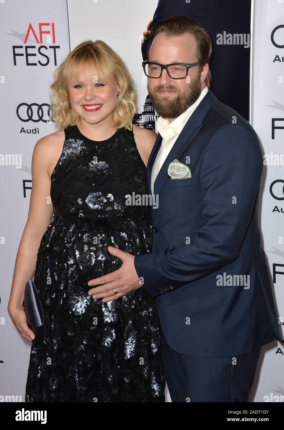 LOS ANGELES, Ca. November 11, 2016: Schauspielerin Alison Pill & Ehemann Schauspieler Joshua Leonard bei Premiere von 'Miss Sloane' an der TCL Chinese Theater. © 2016 Paul Smith/Featureflash Stockfoto