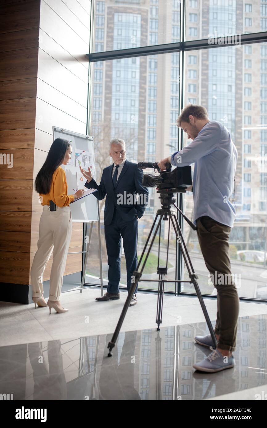 Journalisten, ein neues Programm im Studio Stockfoto