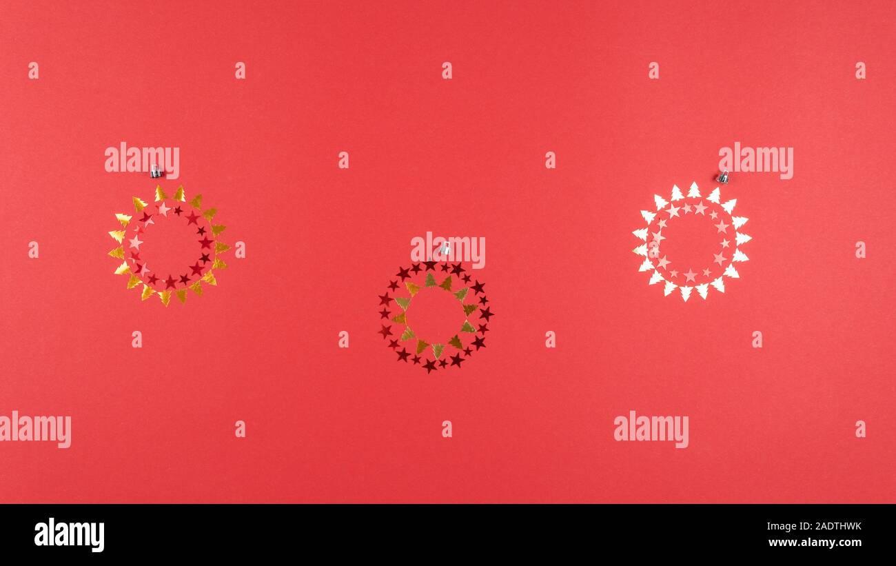 Stop Motion Animation der neuen Jahre Konfetti Kugeln, flach. Konzept der Weihnachts- und Urlaubsgeld, Verkauf. Platz kopieren Stockfoto