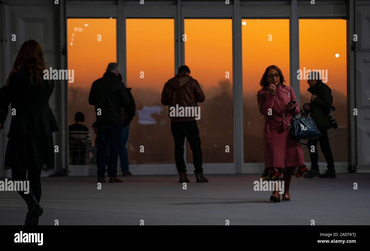 London, Großbritannien. 4. Dez, 2019. Foto auf Dez. 4, 2019 zeigt das Media Center für die NATO (North Atlantic Treaty Organization)-Gipfel in London, Großbritannien. Credit: Han Yan/Xinhua/Alamy leben Nachrichten Stockfoto