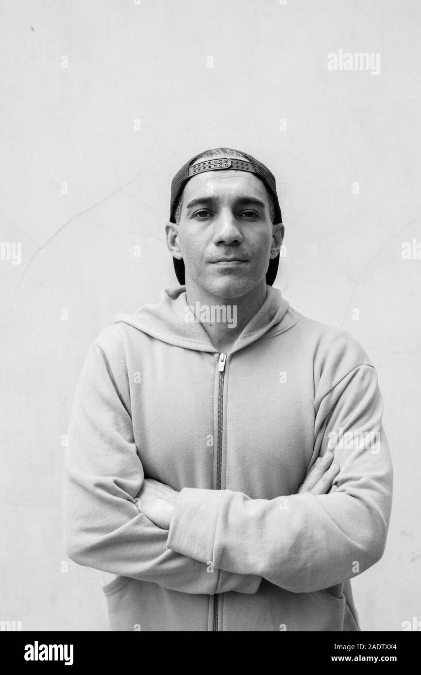 Portrait von Reifen persischen Mann draußen in Schwarz und Weiß Stockfoto