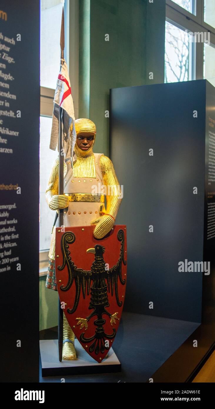 Magdeburg, Deutschland. 05 Dez, 2019. Das Gesicht der Skulptur des Hl. Mauritius in der Kathedrale Museum Ottonianum. Die Skulptur mit Hilfe der 3D-Druckverfahren erstellt wurde, auf der Grundlage wissenschaftlicher Erkenntnisse entwickelt. Die neue Interpretation des Heiligen Mauritius kann in der Kathedrale Museum vom 05. Dezember 2019 gesehen werden. Das Original des Hl. Mauritius ist in der Kathedrale entfernt und ist eines der ältesten realistische Darstellungen eines schwarzen Afrikanischen nördlich der Alpen. Credit: Klaus-Dietmar Gabbert/dpa-Zentralbild/dpa/Alamy leben Nachrichten Stockfoto