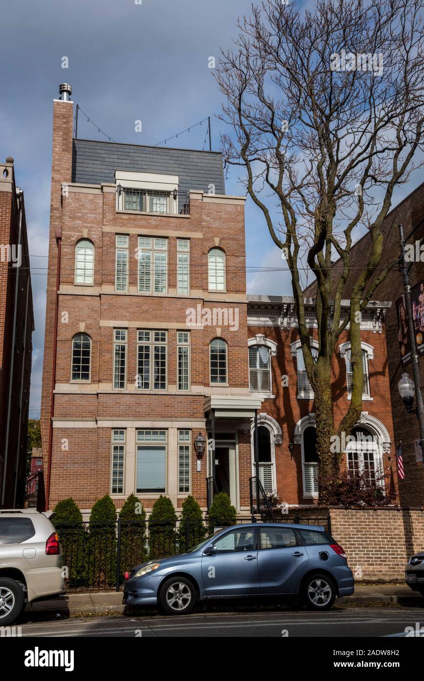 Wohlhabende West Fullerton Avenue, Lincoln Park Nachbarschaft, Nordseite, Chicago, Illinois, USA Stockfoto