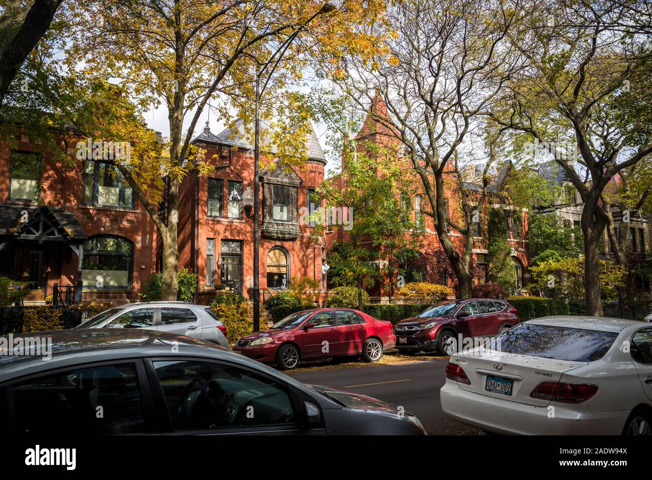 Wohlhabende West Fullerton Avenue, Lincoln Park Nachbarschaft, Nordseite, Chicago, Illinois, USA Stockfoto