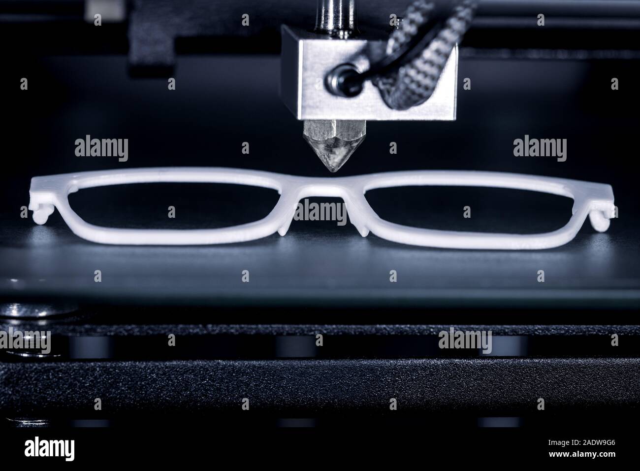 Billige brillen -Fotos und -Bildmaterial in hoher Auflösung – Alamy