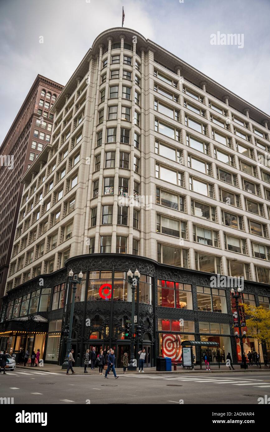 Die Sullivan Center, früher bekannt als die Carson Pirie Scott und Firma Gebäude, ein Geschäftshaus von Louis Sullivan, 1889, Chicago entworfen, Stockfoto
