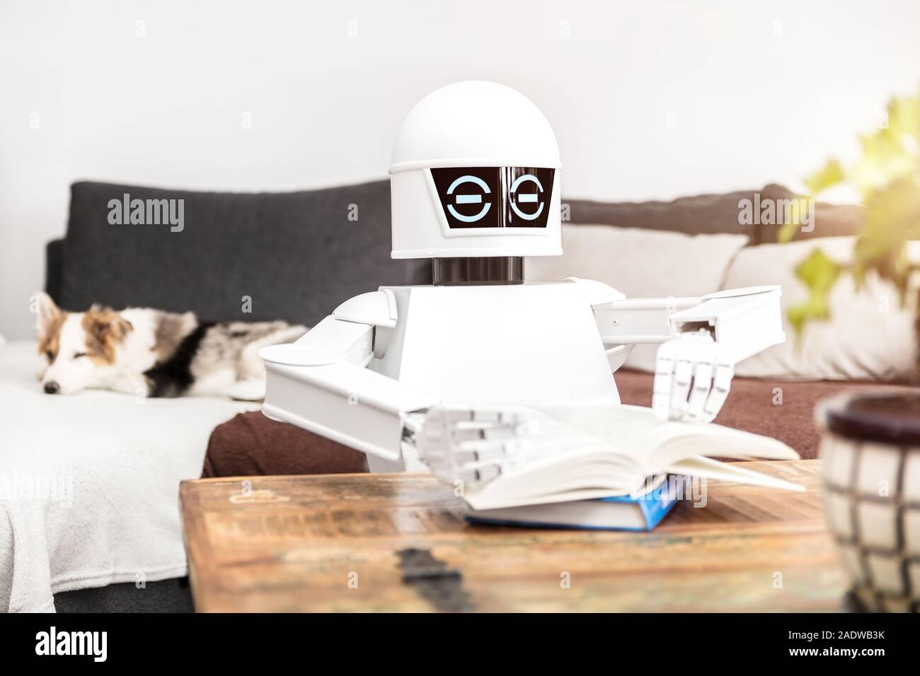 Roboter ist lesen einige Bücher und ist sein adaptive Übersicht ai Stockfoto