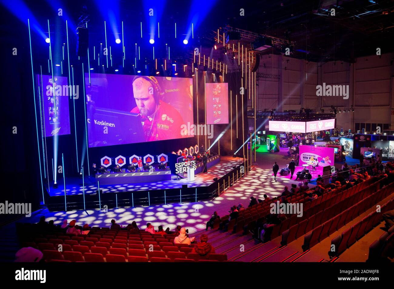 HELSINKI, Finnland - 15.November 2019 professionelles cybersportsmen Der byoc Turnier für Counter-Strike Kämpfen: weltweite Offensive bei der Montage GameXpo2019 Stockfoto