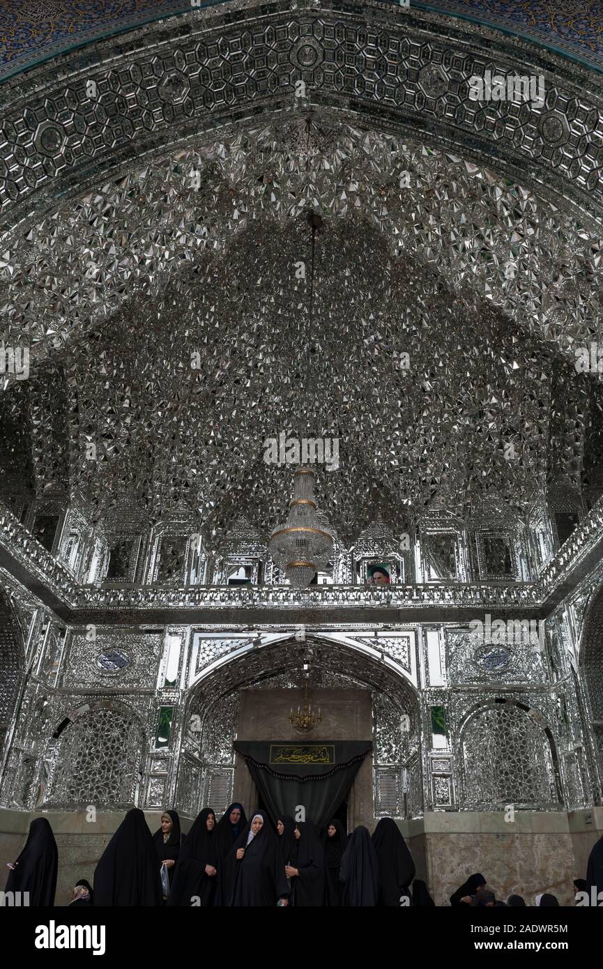 Silber muqarnas, Hazrat-e Masumeh, Heiligtum von Fatima Al-masumeh Schwester von acht Imam Reza und Tochter des siebten Imam Musa al-Kadhim, Qom, Iran Stockfoto