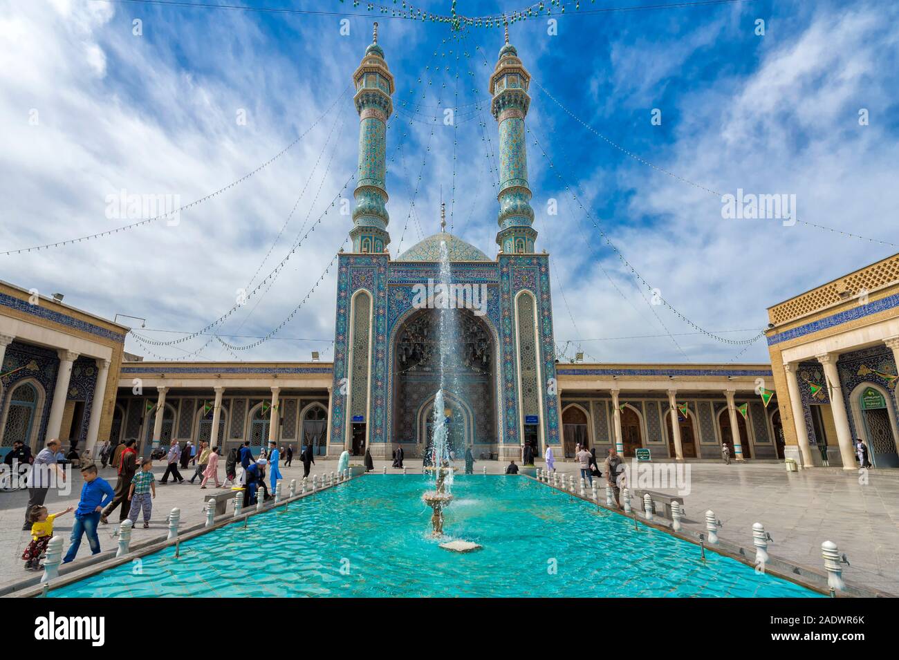 Azam Moschee, das Heiligtum von Fatima Al-masumeh Schwester von acht Imam Reza und Tochter des siebten Imam Musa al-Kadhim, Qom, Iran Stockfoto