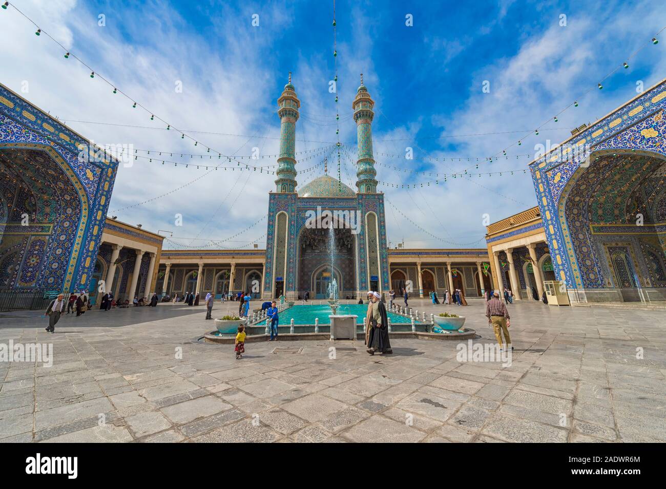 Azam Moschee, das Heiligtum von Fatima Al-masumeh Schwester von acht Imam Reza und Tochter des siebten Imam Musa al-Kadhim, Qom, Iran Stockfoto