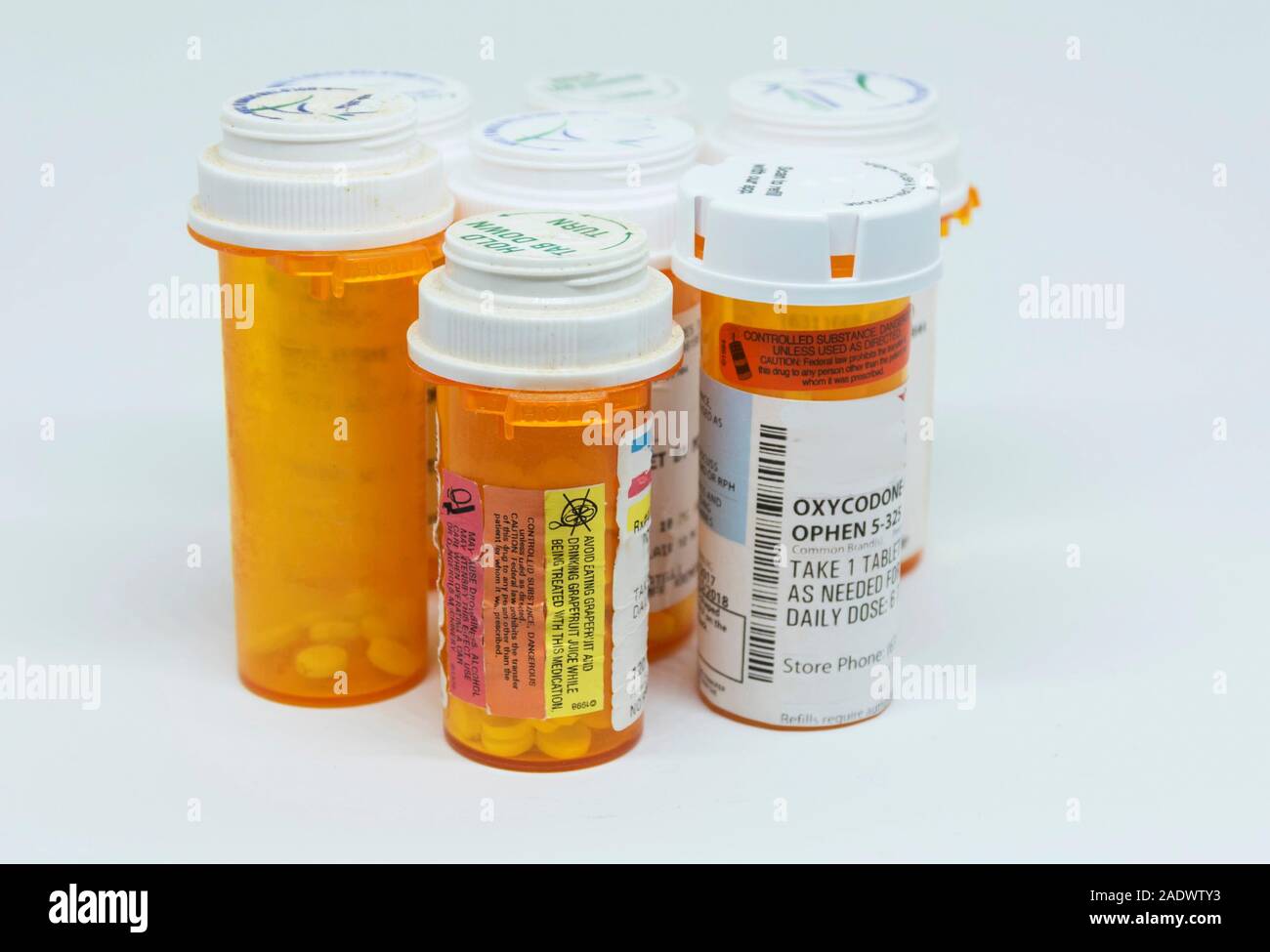 Die Opiod Epidemie ist eines der größten Probleme, die Amerika zu dieser Zeit, und die meisten Häuser haben sechs oder mehr Flaschen Schmerzmittel in ihrer Kabine Stockfoto
