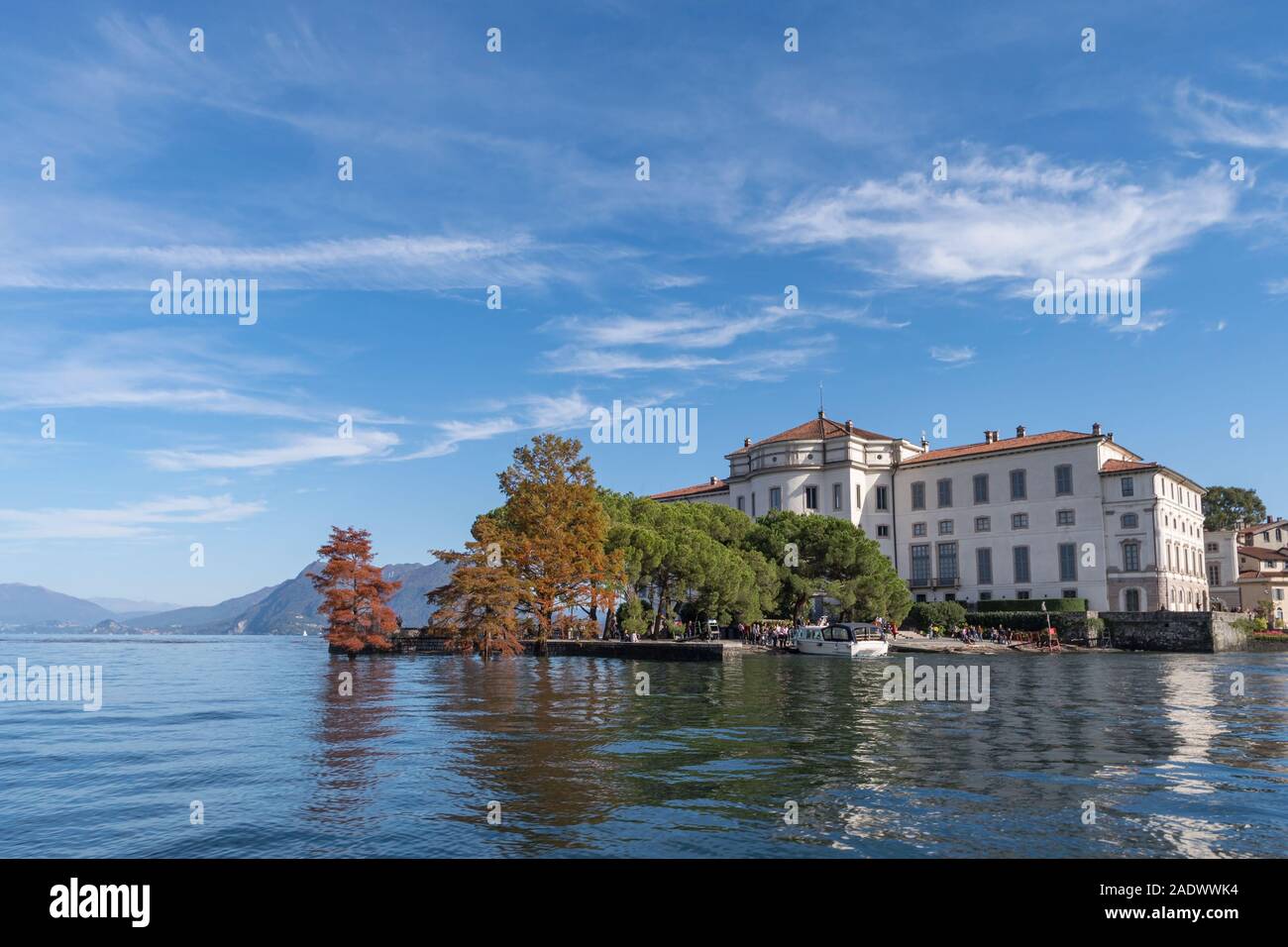 Italien, Piemont, Lago Maggiore, Isola Bella Insel, mit Blick auf die Borromäischen Palast aus dem See Stockfoto