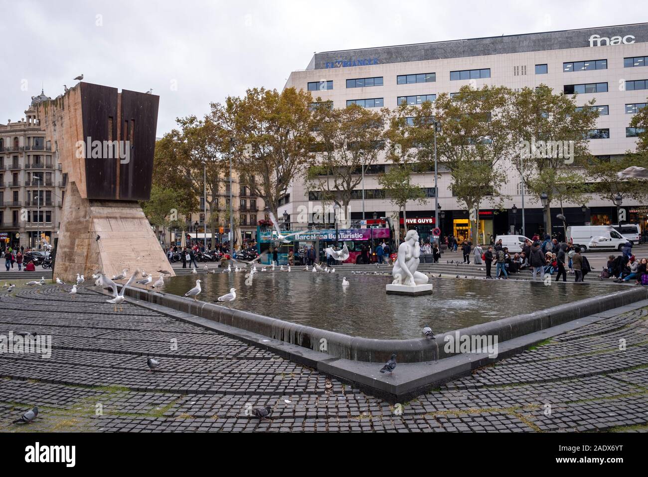 Plaça de Catalunya aka Plaza de Cataluña, Barcelona, Spanien, Europa Stockfoto