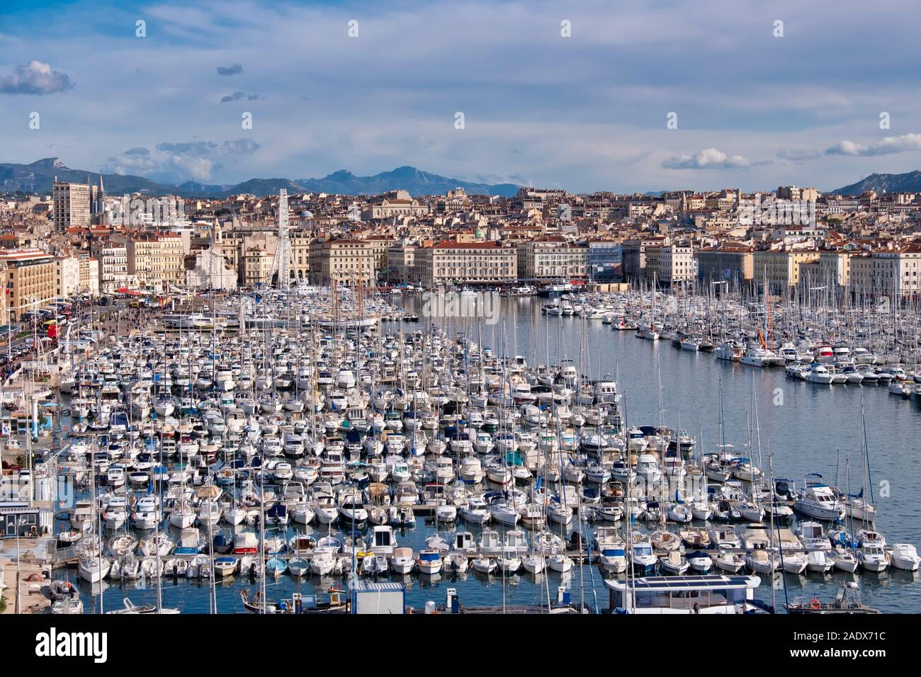 Luftaufnahme des alten Hafen (Vieux Port) von Marseille, Frankreich, Europa Stockfoto