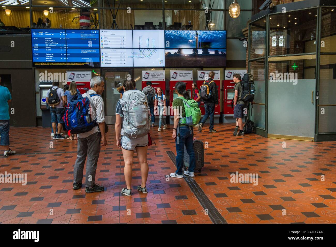 Pendler Bahn-tickets am Hauptbahnhof von Kopenhagen, Kopenhagen, Dänemark Stockfoto